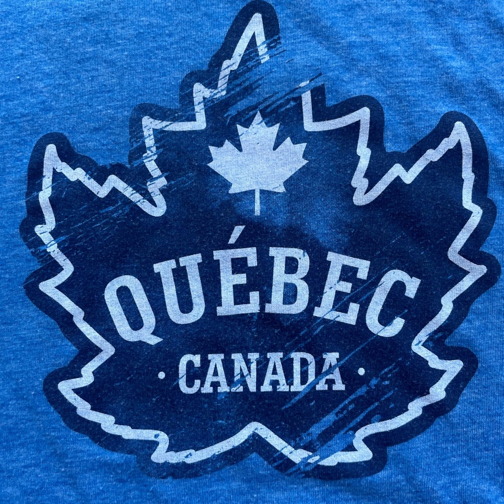 4/$20💥Québec Canada Maple Leaf Unisex Graphic T-Shirt, Blue & Navy, Short Sleeve